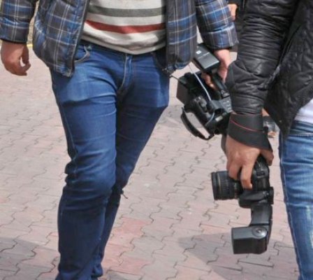 Presa este doar parţial liberă în România
